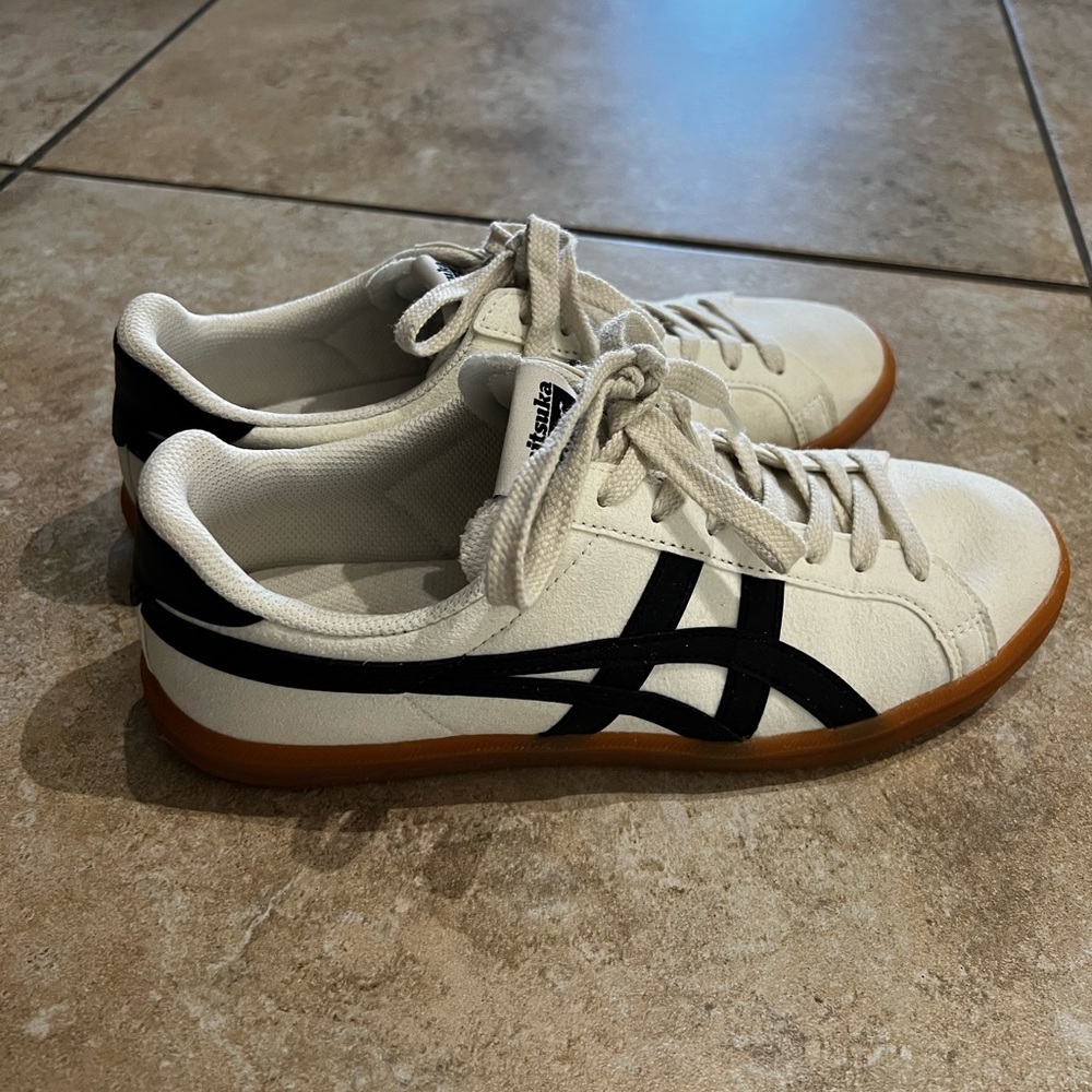 Black/Cream Onitsuka Tiger Low-Top Sneakers